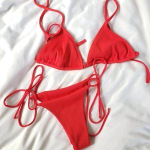 Red kulani kini bikini